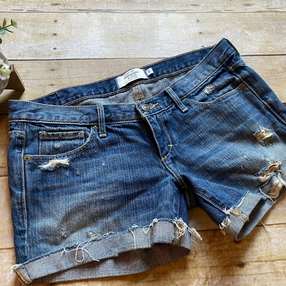 ✨Abercrombie & Fitch distressed shorts✨ - Picture 2 of 13